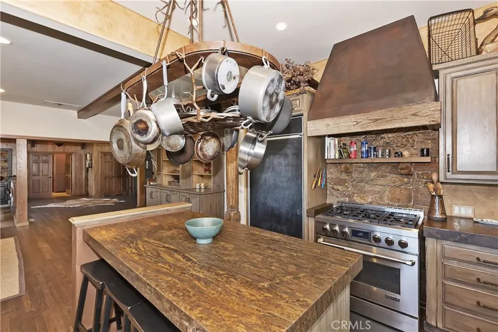 1610 Lupin Road, Lake Arrowhead, California 92352