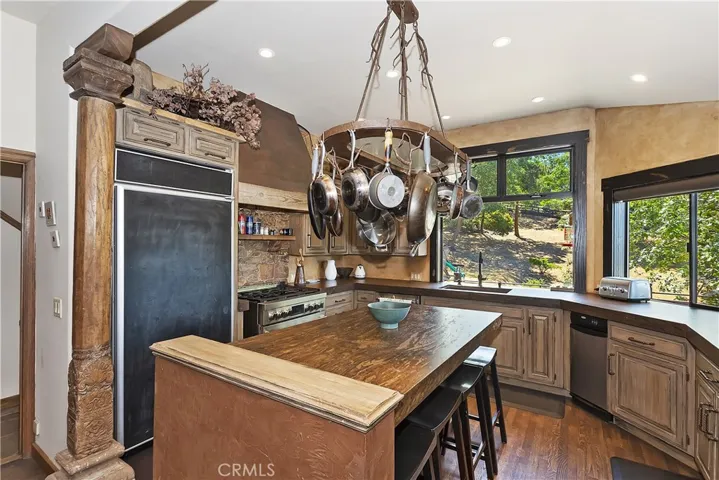 1610 Lupin Road, Lake Arrowhead, California 92352