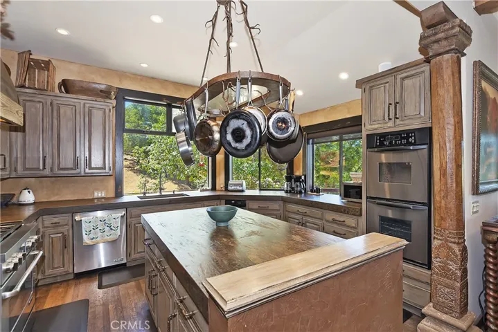 1610 Lupin Road, Lake Arrowhead, California 92352
