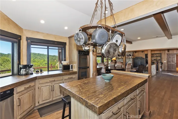 1610 Lupin Road, Lake Arrowhead, California 92352