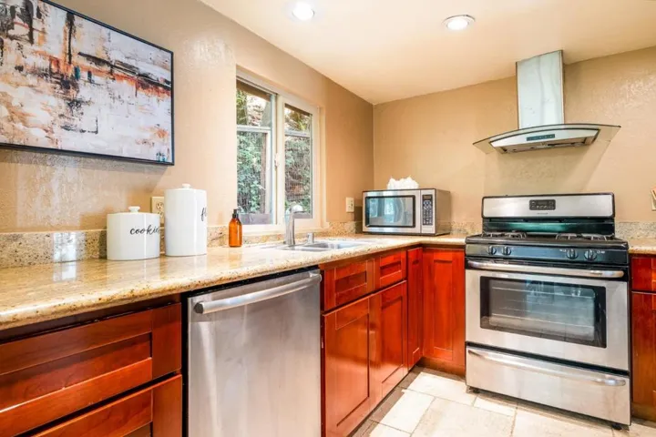 19046 Overlook Road, Los Gatos, California 95030