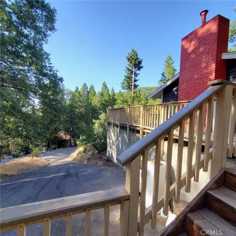 719 Ashlar Drive, Crestline, California 92325