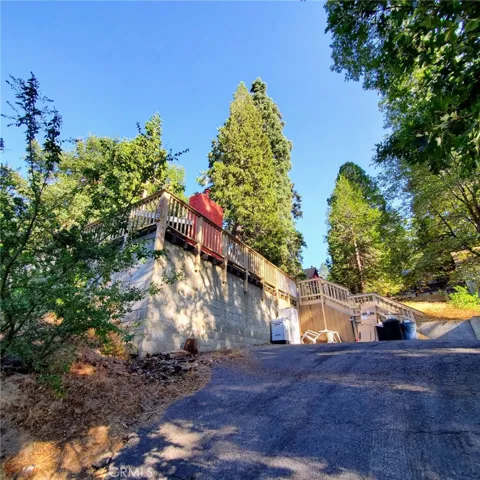 719 Ashlar Drive, Crestline, California 92325