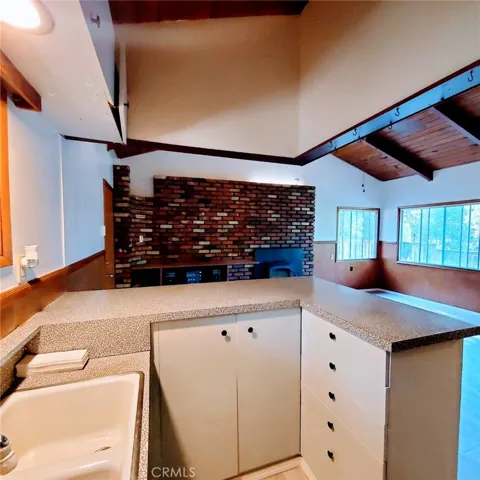 719 Ashlar Drive, Crestline, California 92325