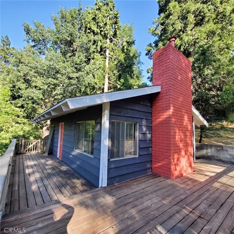 719 Ashlar Drive, Crestline, California 92325