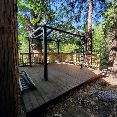 719 Ashlar Drive, Crestline, California 92325