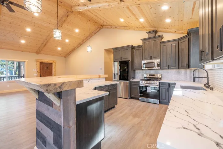 154 Mountain Lake Road, Big Bear Lake, California 92315