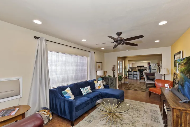 008_Living Room