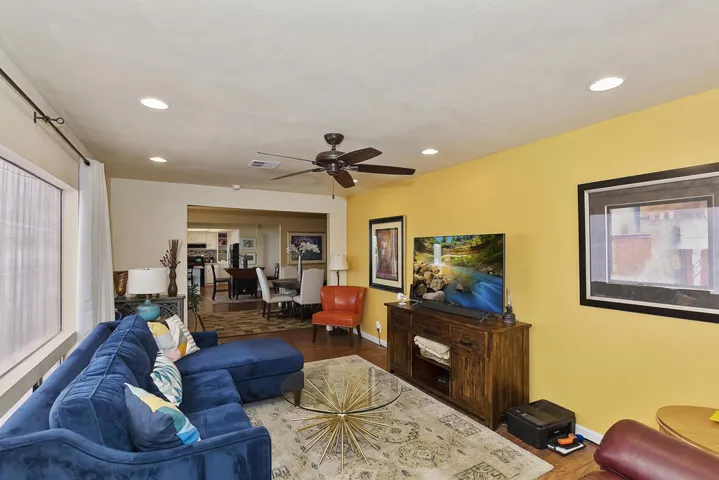 007_Living Room