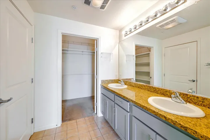401 Crescent Court 4205, San Francisco, California 94134