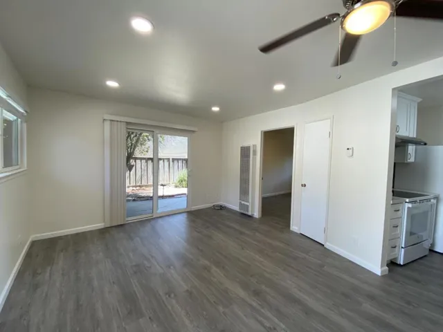 10380 Miller Avenue Unit 4, Cupertino, California 95014