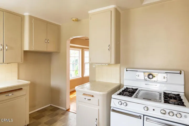1901 Hanford Dr - Pierre Galant-6