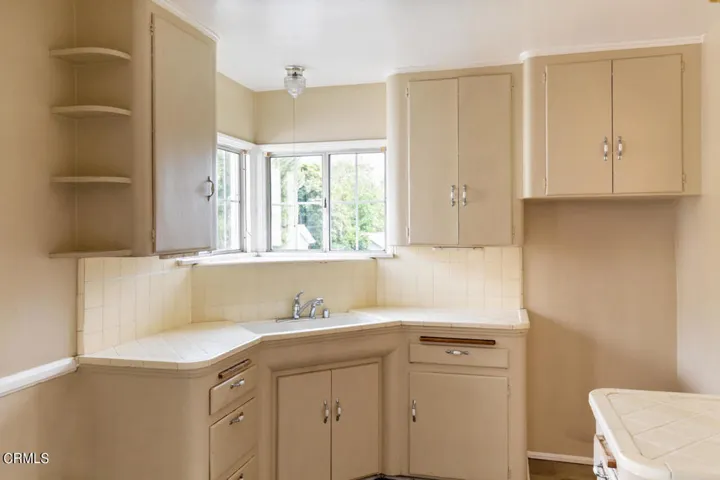 1901 Hanford Dr - Pierre Galant-7