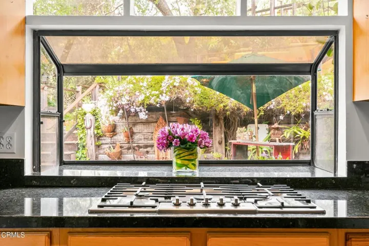 32-web-or-mls-UpmarketMedia_8242CC (12)