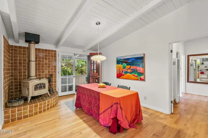 23-web-or-mls-Upmarketmedia_8242Cam-6