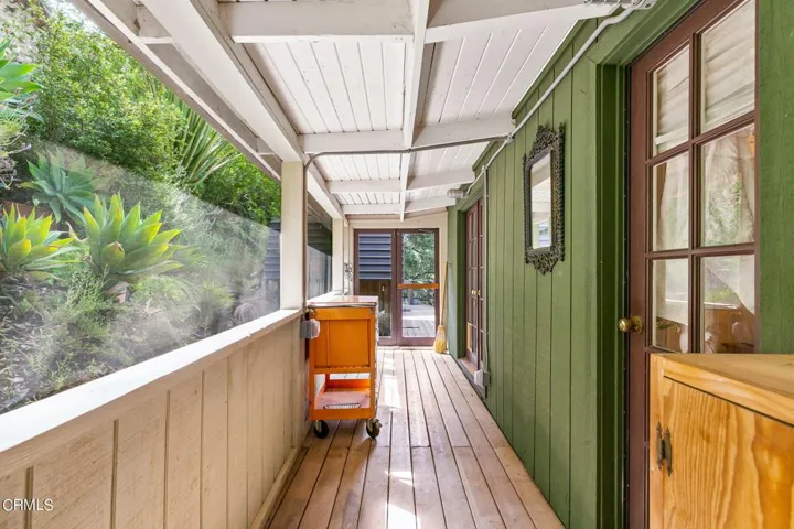 46-web-or-mls-UpmarketMedia_8242CC (18)