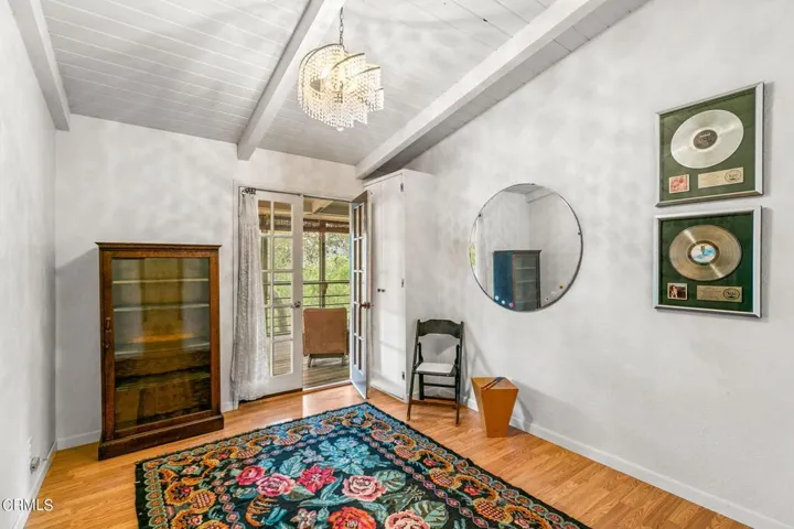 38-web-or-mls-Upmarketmedia_8242Cam-4