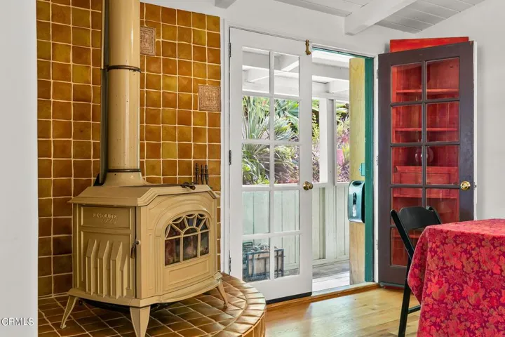 27-web-or-mls-UpmarketMedia_8242CC (8)