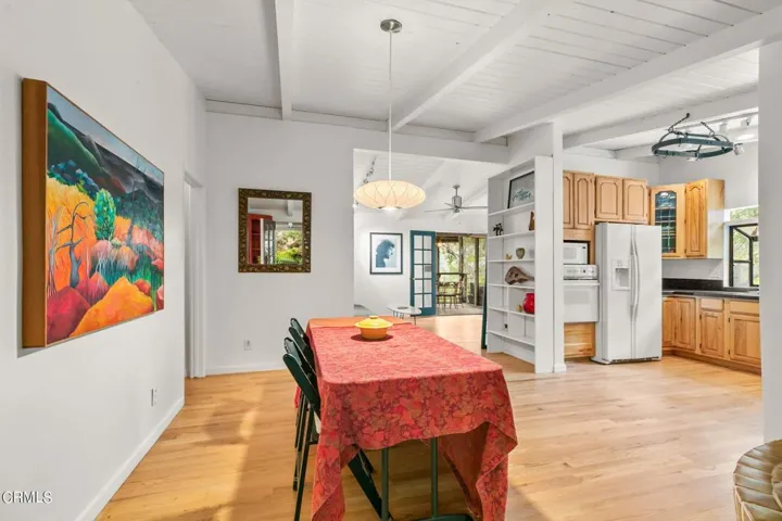 25-web-or-mls-Upmarketmedia_8242Cam-8