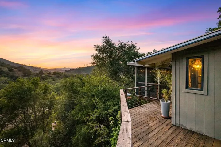 9-web-or-mls-UpmarketMedia-8242CC_Twi-4