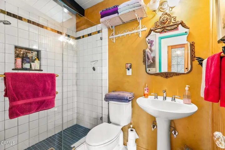 42-web-or-mls-UpmarketMedia_8242CC (16)
