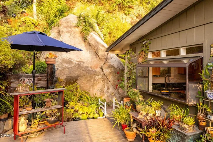 17-web-or-mls-UpmarketMedia-8242CC_Twi-1