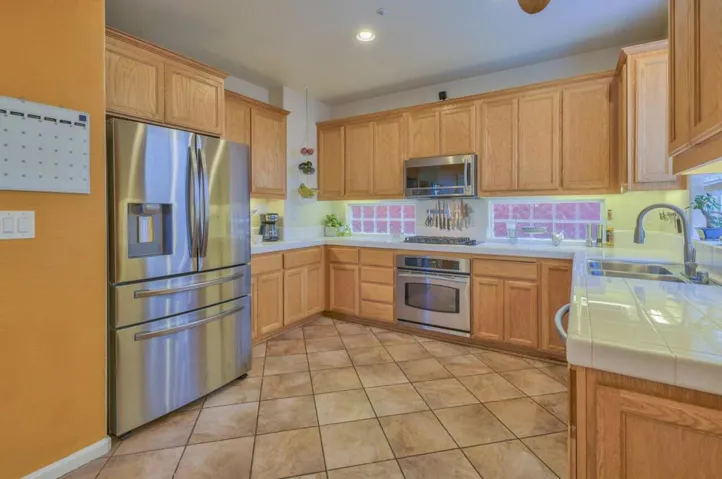 1958 Bradbury Street, Salinas, California 93906