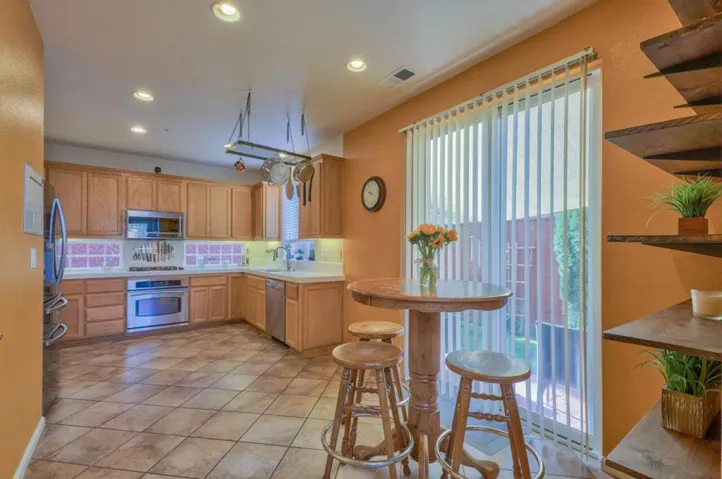 1958 Bradbury Street, Salinas, California 93906