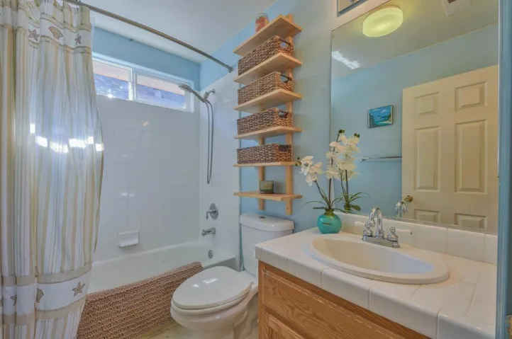 1958 Bradbury Street, Salinas, California 93906