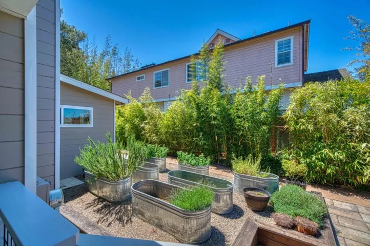207 Harbor Drive, Santa Cruz, California 95062
