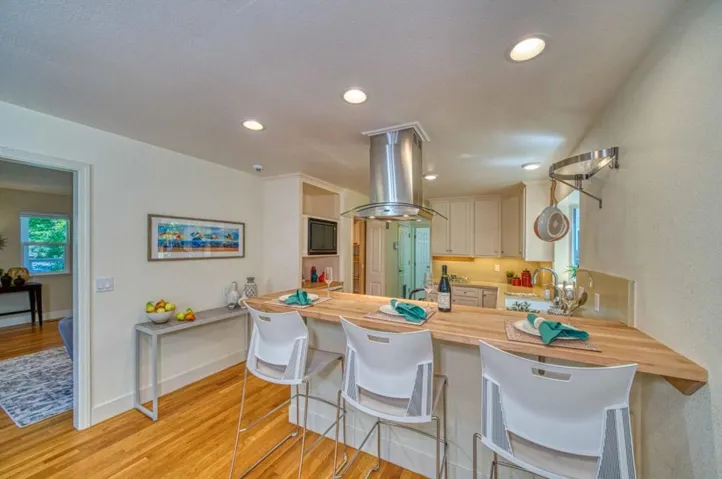 207 Harbor Drive, Santa Cruz, California 95062