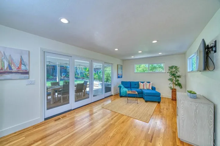 207 Harbor Drive, Santa Cruz, California 95062