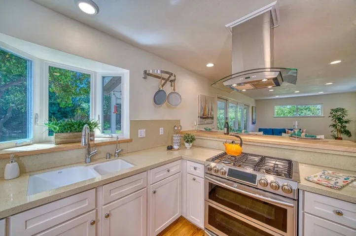 207 Harbor Drive, Santa Cruz, California 95062