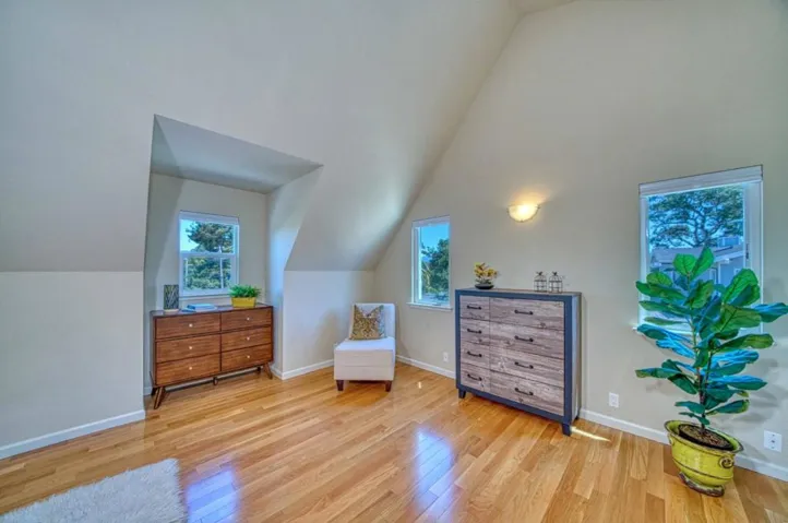 207 Harbor Drive, Santa Cruz, California 95062