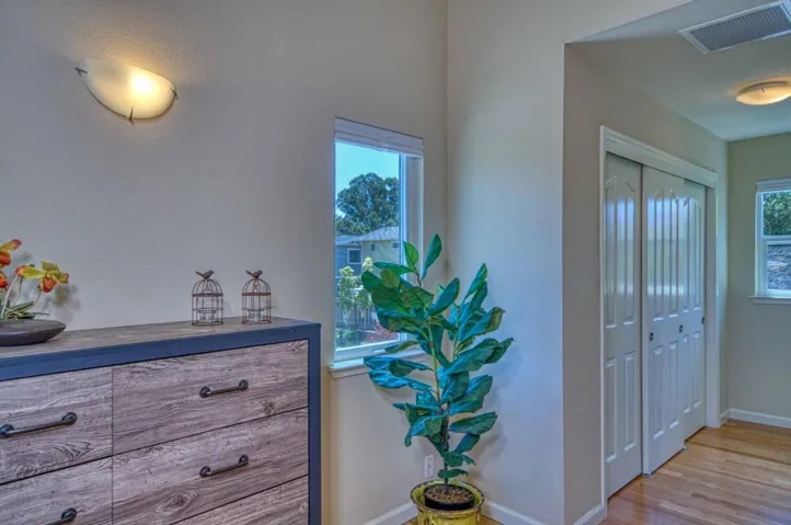 207 Harbor Drive, Santa Cruz, California 95062