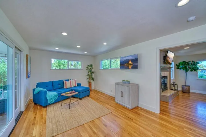 207 Harbor Drive, Santa Cruz, California 95062