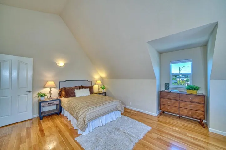 207 Harbor Drive, Santa Cruz, California 95062