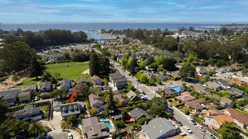 207 Harbor Drive, Santa Cruz, California 95062