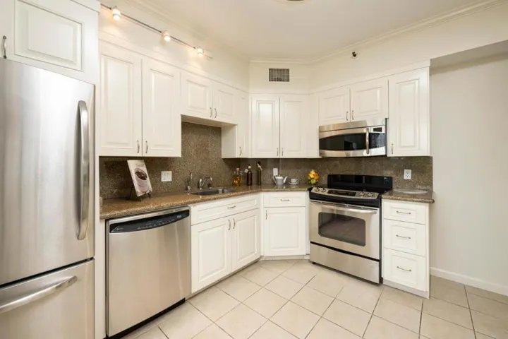 1 Baldwin Avenue 517, San Mateo, California 94401