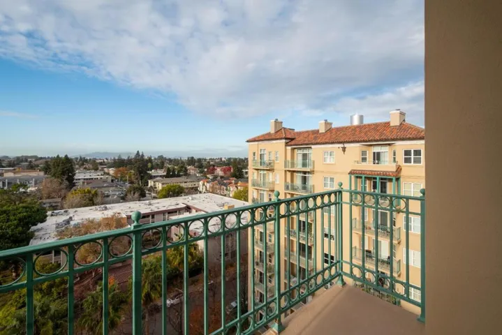 1 Baldwin Avenue 1017, San Mateo, California 94401