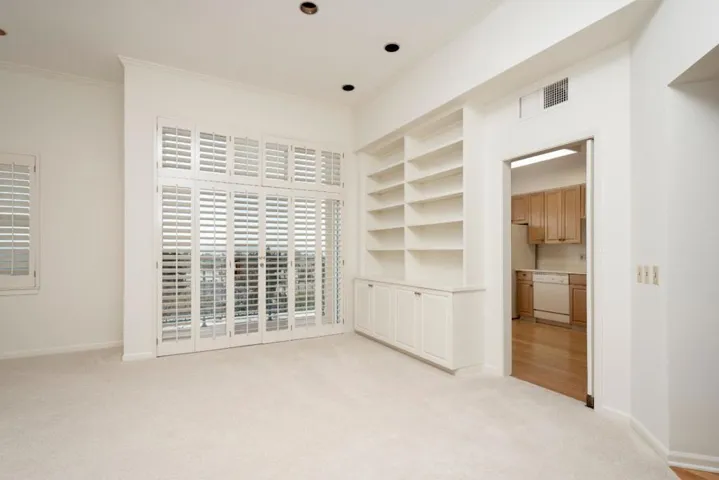 1 Baldwin Avenue 1017, San Mateo, California 94401