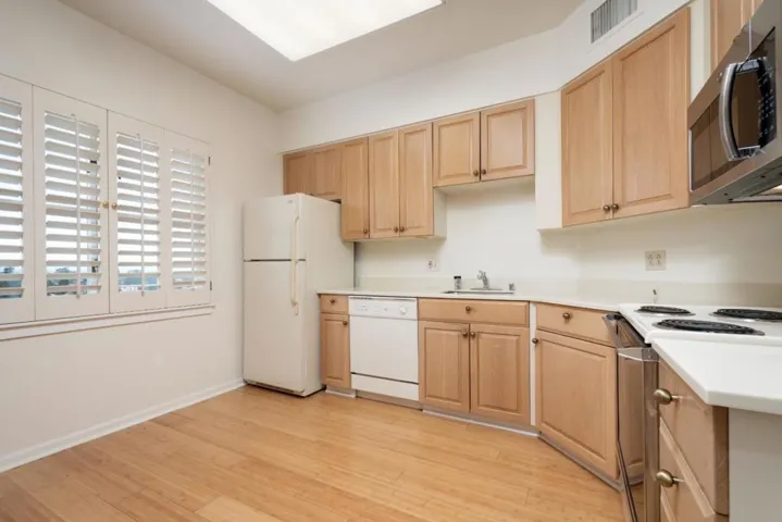 1 Baldwin Avenue 1017, San Mateo, California 94401
