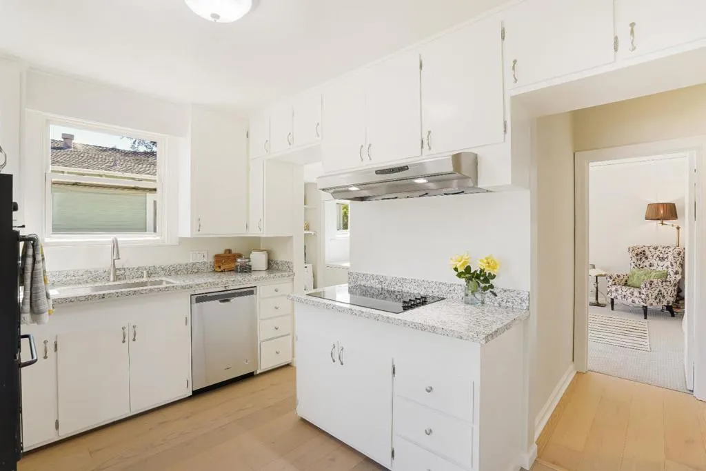 220 Madison Avenue, Redwood City, California 94061 home-pic-44