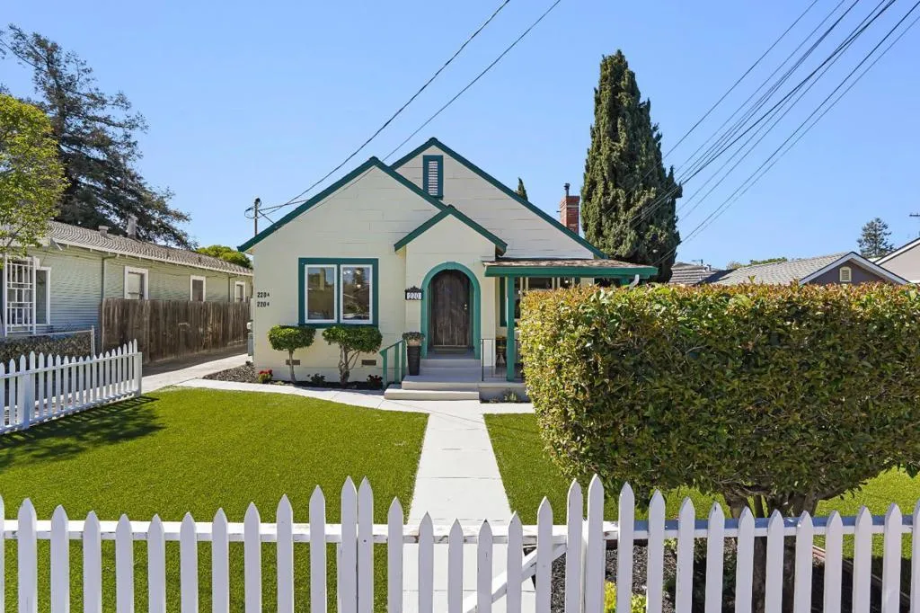 220 Madison Avenue, Redwood City, California 94061 home-pic-3