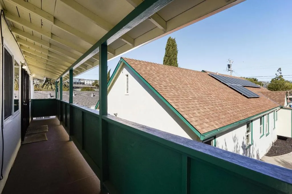 220 Madison Avenue, Redwood City, California 94061 home-pic-18