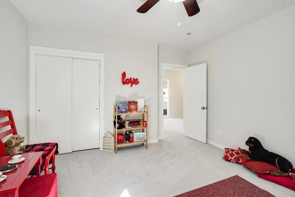 220 Madison Avenue, Redwood City, California 94061 home-pic-8