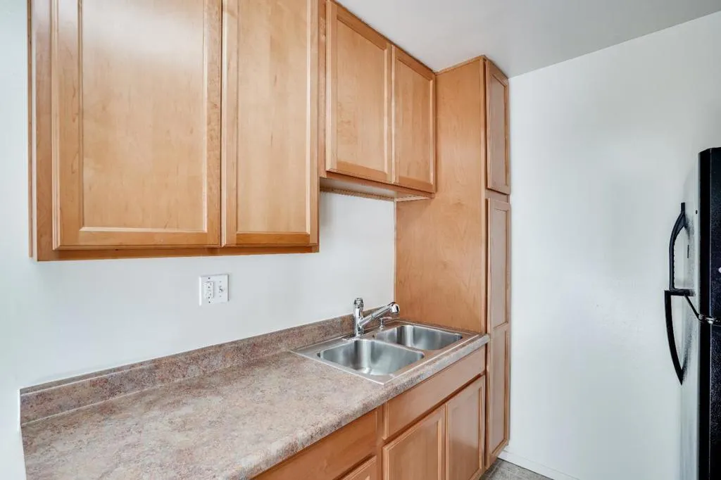 220 Madison Avenue, Redwood City, California 94061 home-pic-24