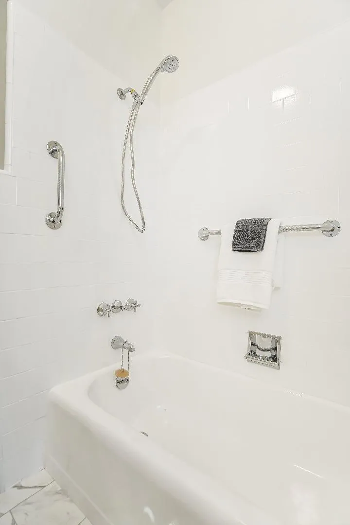 220 Madison Avenue, Redwood City, California 94061 home-pic-14