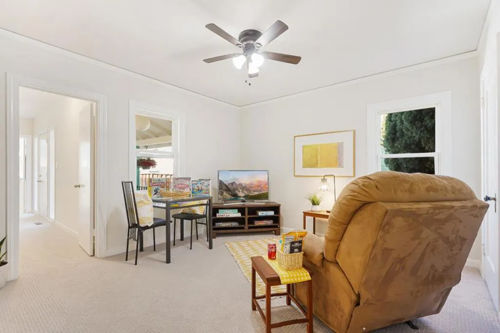 220 Madison Avenue, Redwood City, California 94061 home-pic-33