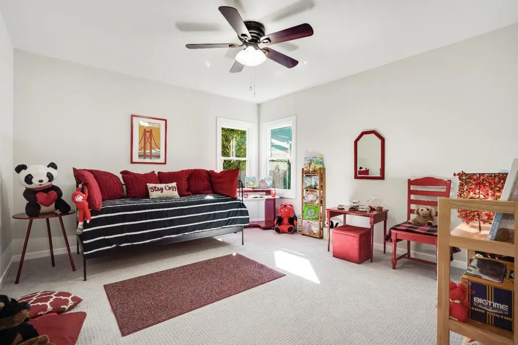220 Madison Avenue, Redwood City, California 94061 home-pic-4